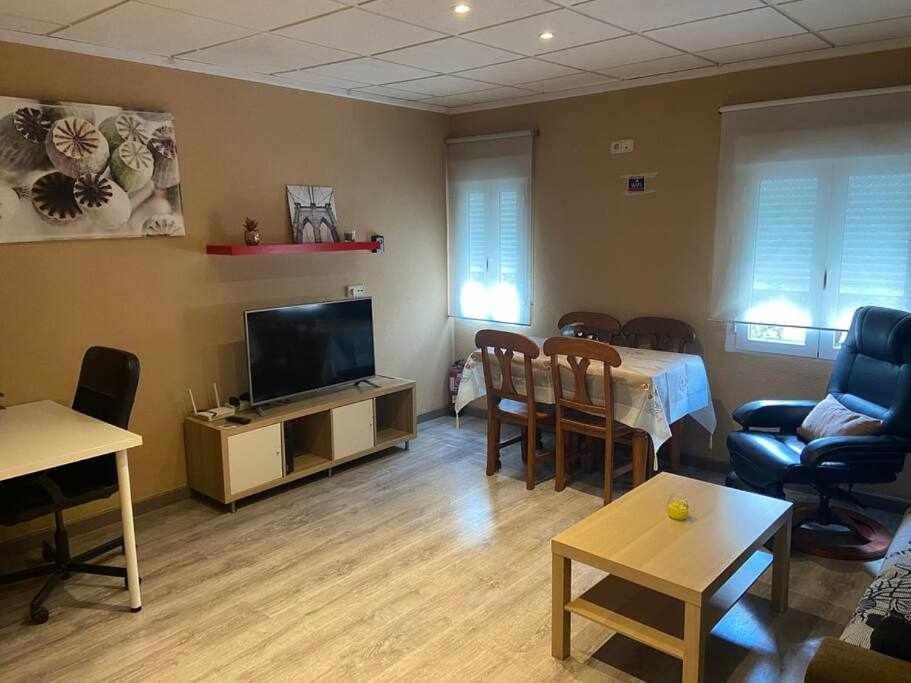 Apartament Amplio Con 2 Y Muy Equipado La Canal